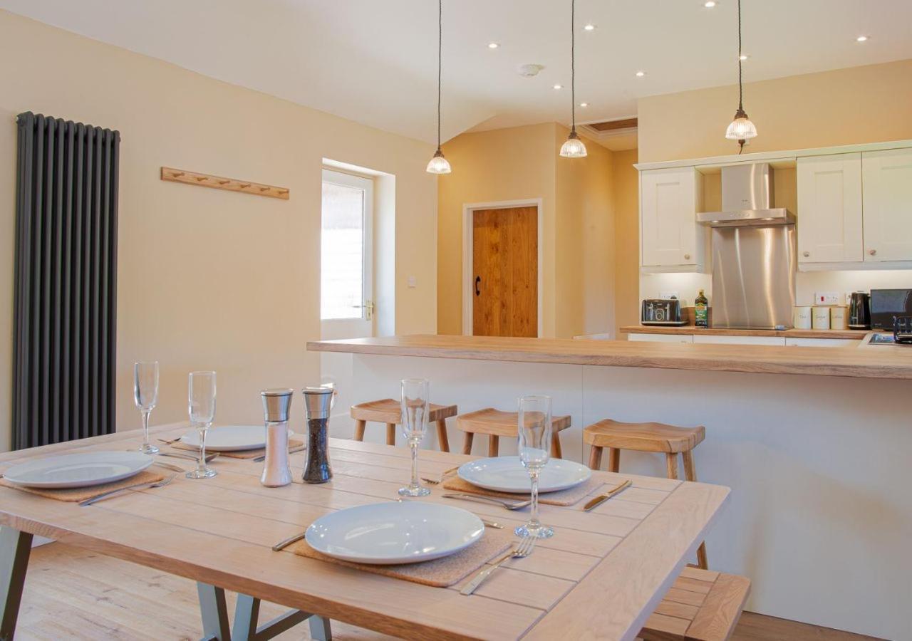 The Barn In Longhope - Luxury Barn Conversion エクステリア 写真