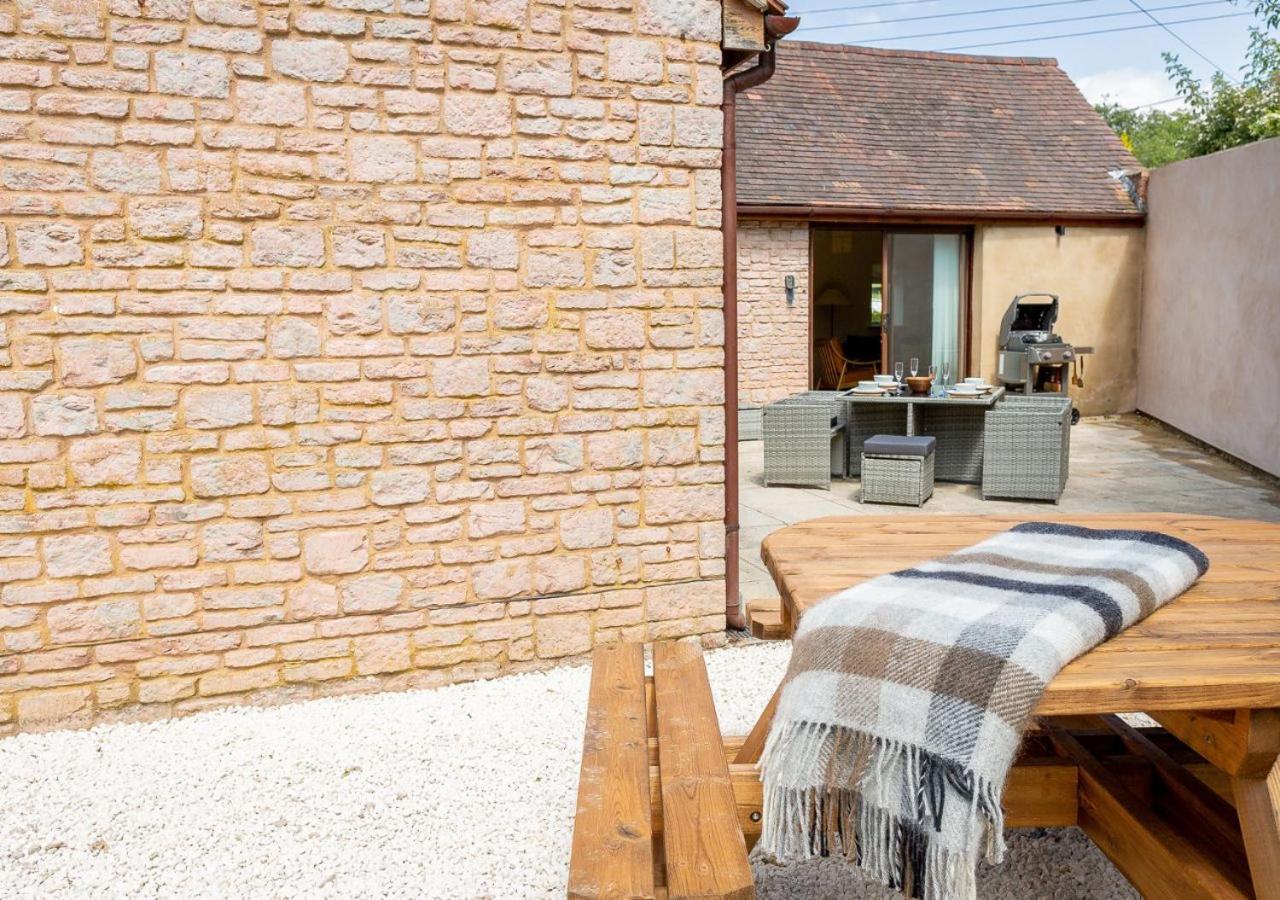 The Barn In Longhope - Luxury Barn Conversion エクステリア 写真