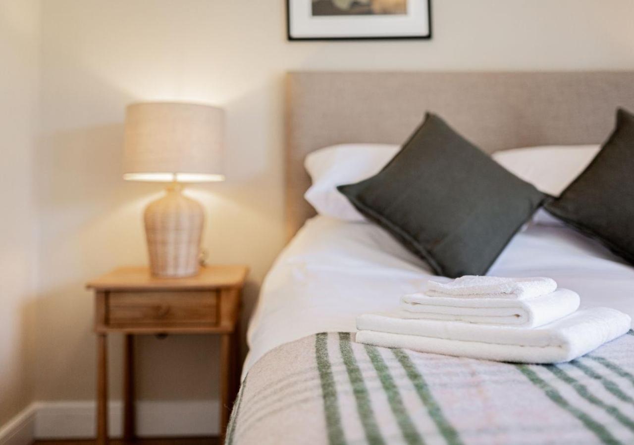 The Barn In Longhope - Luxury Barn Conversion エクステリア 写真