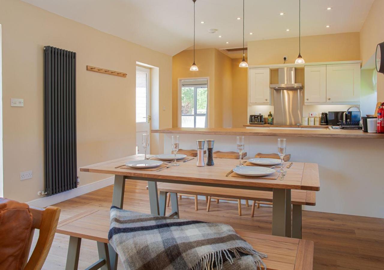 The Barn In Longhope - Luxury Barn Conversion エクステリア 写真